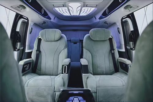 Middle row seat installation display