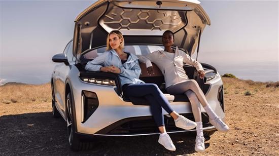 LUXURY LUCID LUXURY LUCID