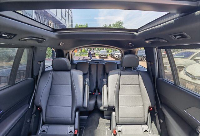 2022 Mercedes-Benz GLS450 kuuekohaline luksuslik kapteniiste