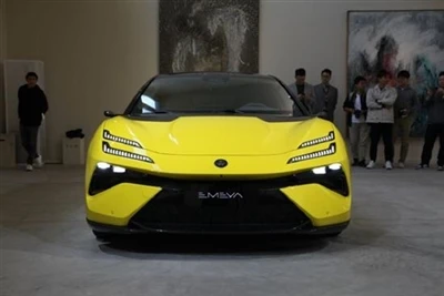 Miljonite puhaste elektriliste superautode staatiline kogemus Lotus Emeya