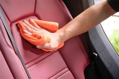 Kui palju maksab auto istmepadja üks kord puhastamine?