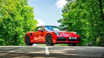 Porsche 911 hübriid debüteerib selle suve alguses