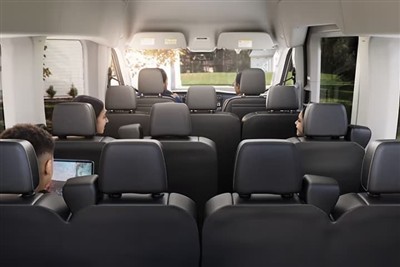 Kuidas nimetatakse Ford 12 reisijateveokit