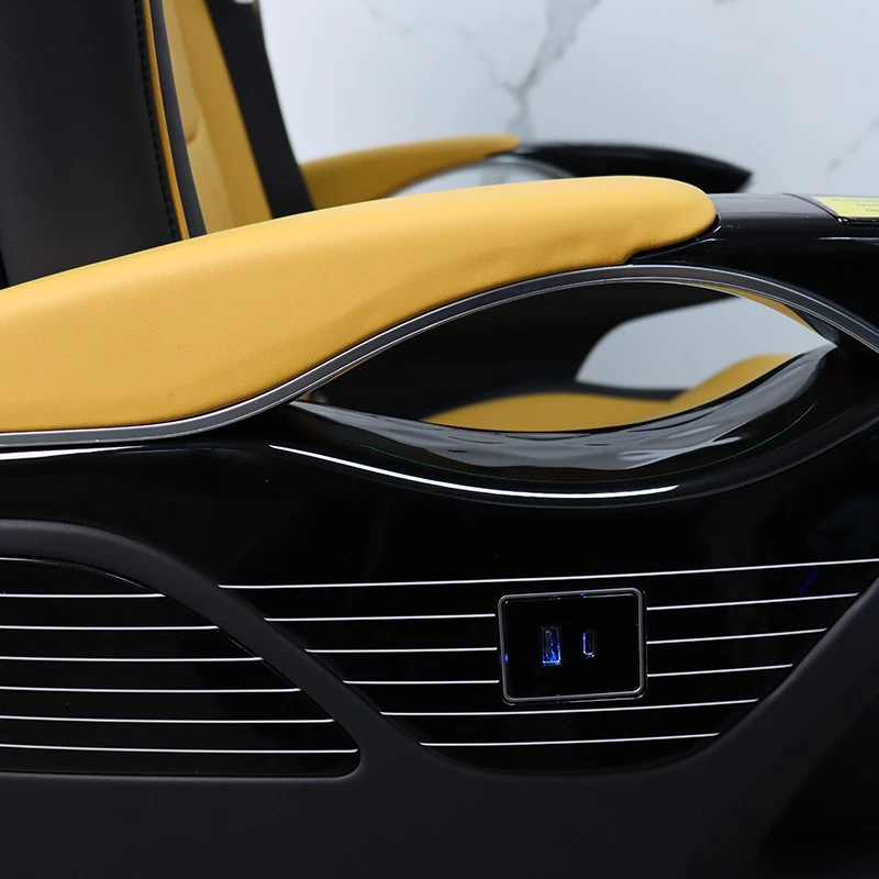 Car seat outlet
