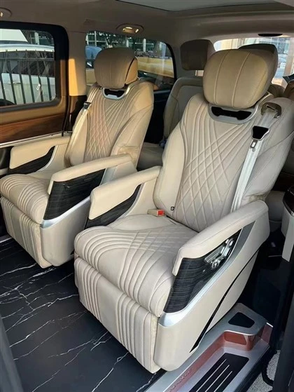 Kohandatud kaubikuiste Mercedes-Benz Toyota Hiace